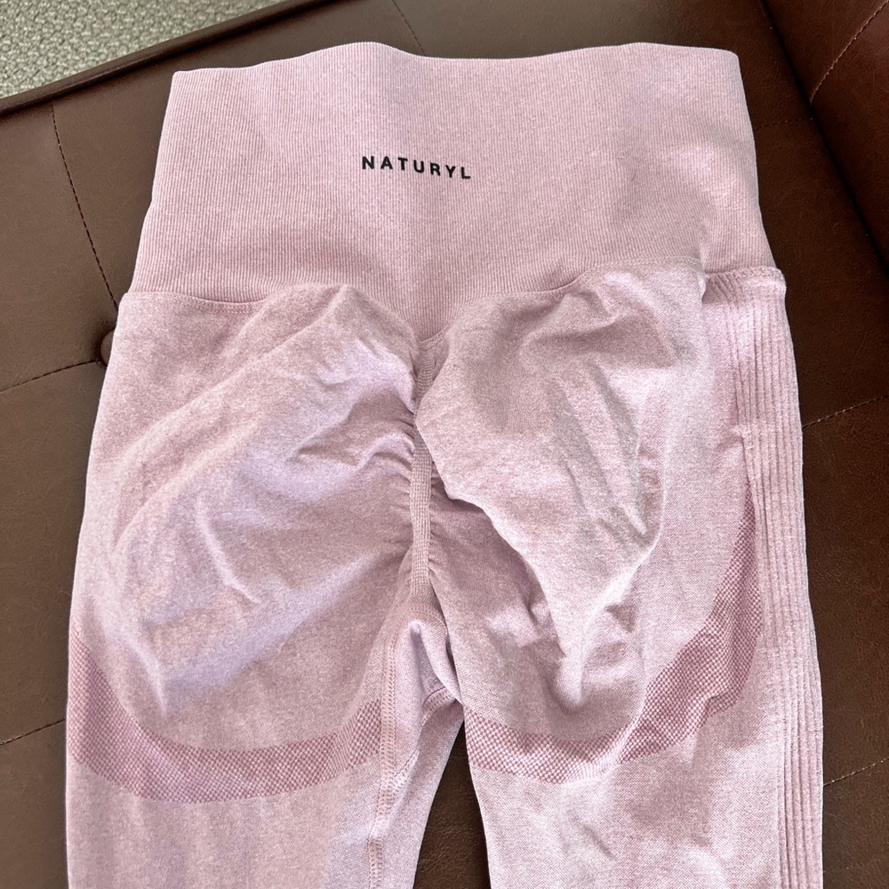 Naturyl by Nikyee leggings